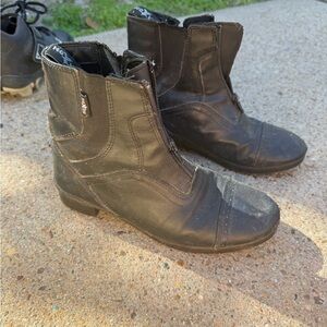 Saxon Black Paddock Boots Size 4 (kids)